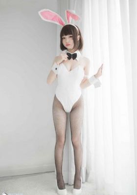 《被丈夫的下属推来推去的妻子》