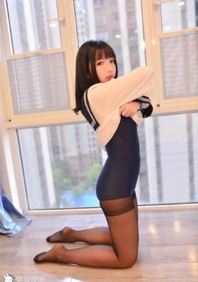 裙子下面有怪兽